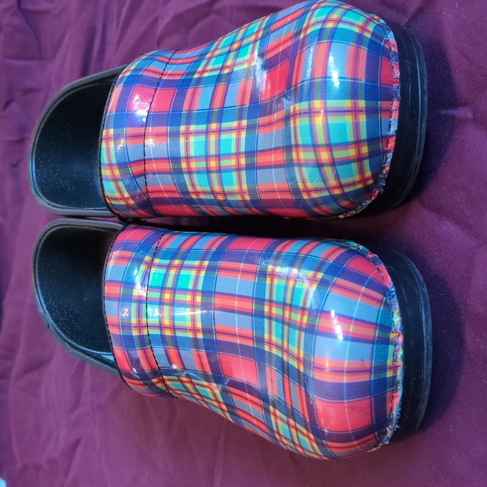 ⭐💥 Women's Dansko clogs size 37 plaid in good condition⭐💥 - Picture 2 of 10